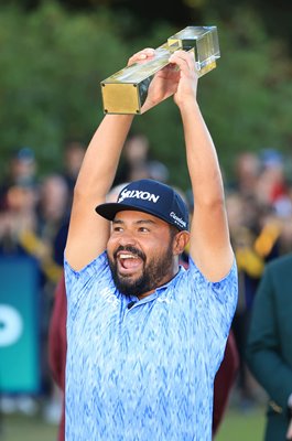 JJ Spaun USA celebrates PGA Championship trophy Wentworth 2026