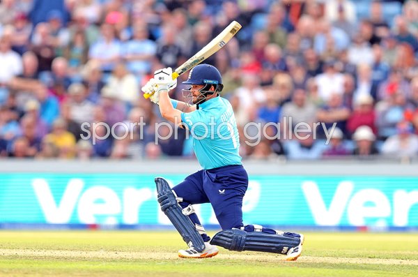 Ben Duckett England drives v Sri Lanka ODI Headingley 2026
