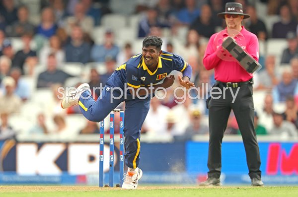 Sachindu Colombage Sri Lanka bowls v England ODI Oval 2026