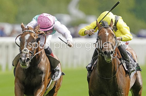Colin Keane riding Item v Kieran Shoemark on Almaqam Juddmonte Stakes York 2026