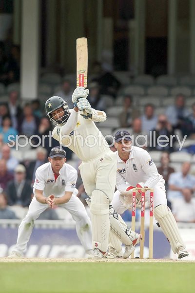 Mohammad Yousuf hits out watched by Prior and Collingwood 