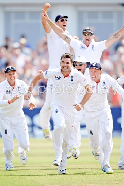 1st Test Ashes 2013 England Win