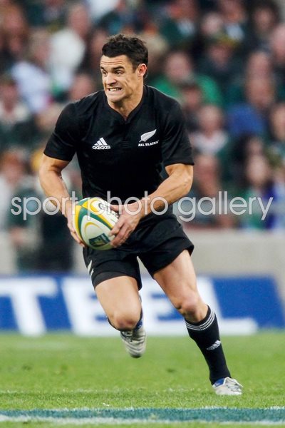 Dan Carter on the ball for New Zealand