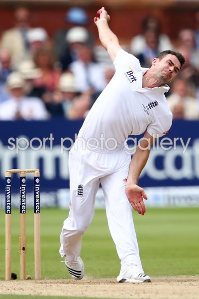James Anderson England bowling action Ashes 2013