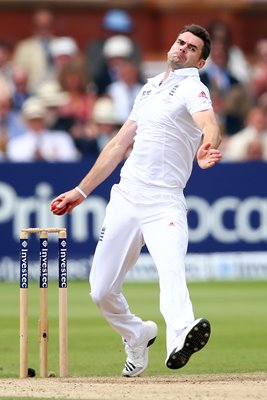 James Anderson England bowling action Ashes 2013