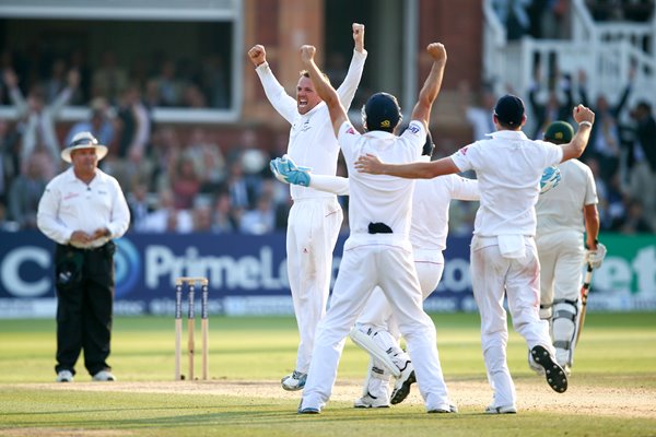 Graeme Swann celebrates England win Lord's Ashes 2013