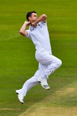 James Anderson England bowls Lords 2013
