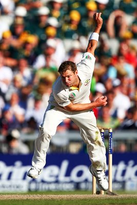 Ryan Harris Australia bowls Old Trafford Ashes 2013