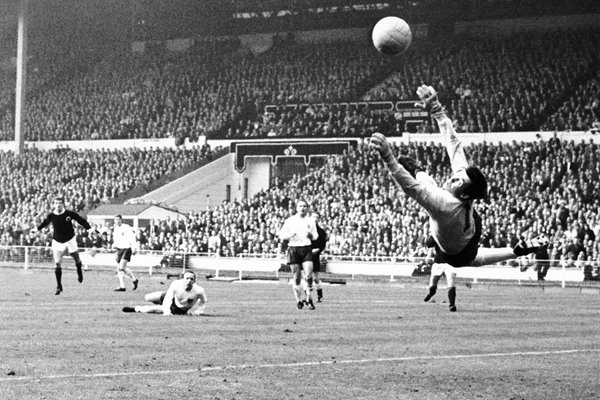 Gordon Banks saves. England v Scotland 1967