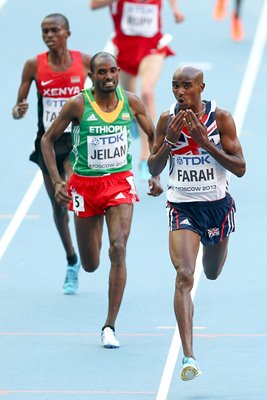 Mo Farah wins Gold 10,000m Gold Worlds Moscow 2013