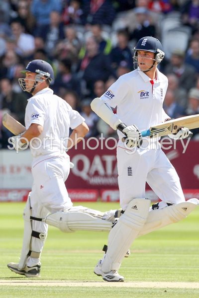 Broad & Trott run up World Record Partnership