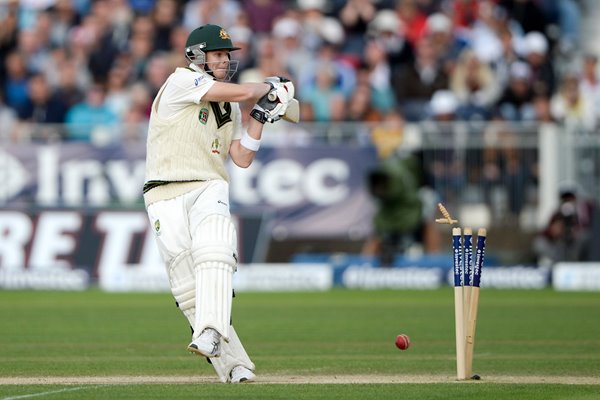Stuart Broad bowls Steve Smith 4th Test Ashes 2013