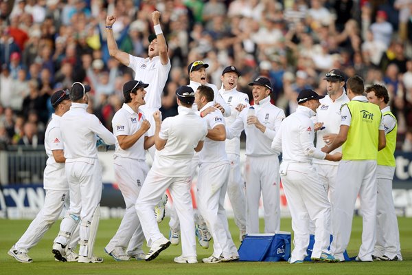 England celebrate 4th Ashes Test Durham 2013