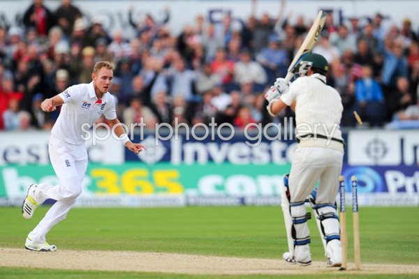 Stuart Broad bowls Nathan Lyon 4th Ashes Test 2013