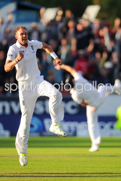 Stuart Broad winning wicket 4th Ashes Test Durham 2013