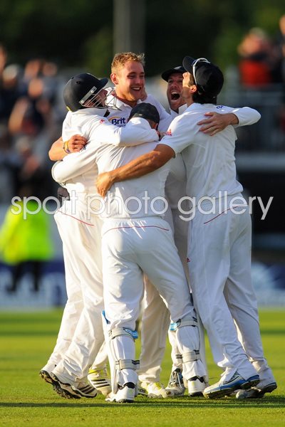 Ashes hero Stuart Broad celebrates series win Durham 2013