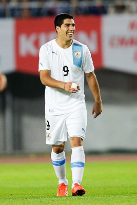 Luis Suarez Uruguay scores v Japan 2013