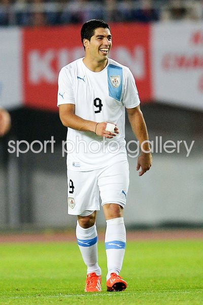 Luis Suarez Uruguay scores v Japan 2013