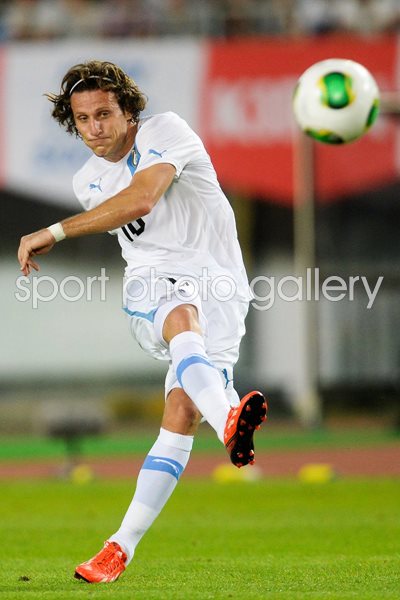 Diego Forlan Uruguay actionv Japan 2013