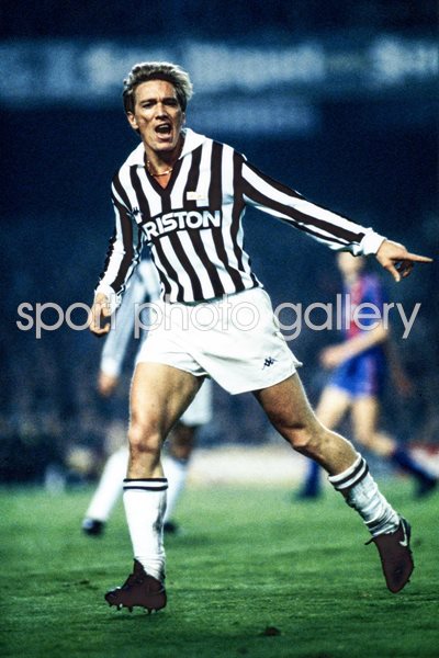 Massimo Bonini of Juventus v Barcelona 1986