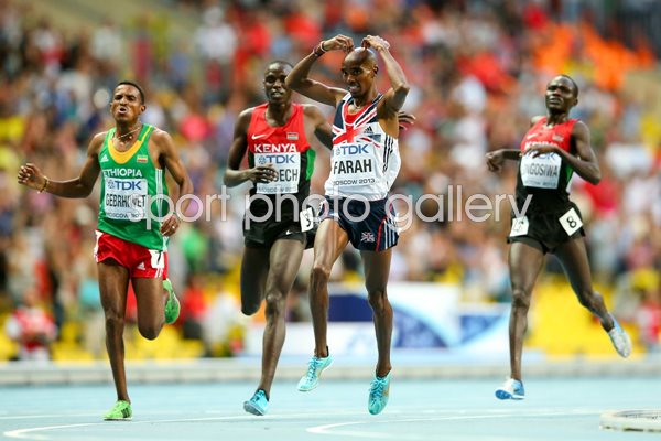 Mo Farah wins 5000m World Athletics Moscow 2013