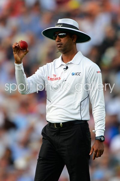 Umpire Kumar Dharmasena England v Australia 2013