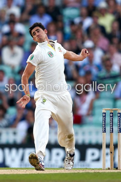 Mitchell Starc Australia bowls 5th Ashes Test Oval 2013