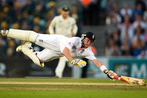 Ian Bell England run out 5th Day Oval Ashes 2013