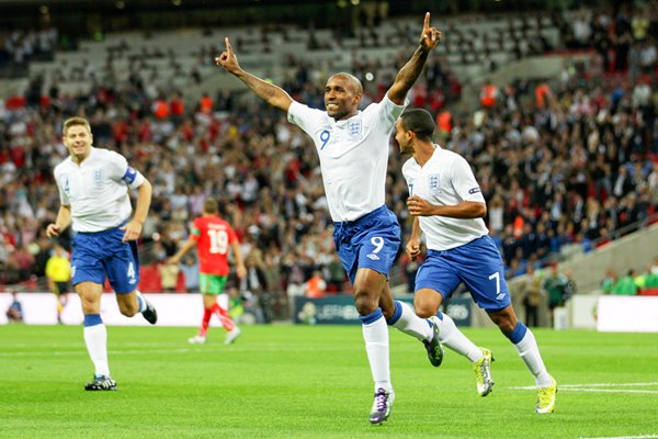 Jermain Defoe scores England v Bulgaria 2010