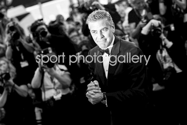 George Clooney and paparazzi
