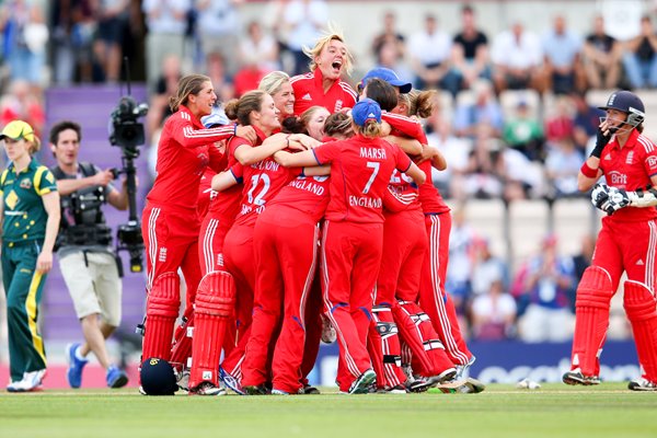 England win Women's Ashes Series Ageas Bowl 2013