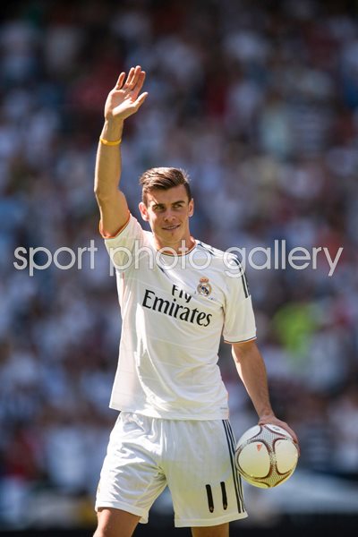 Gareth Bale joins Real Madrid Bernabeu 2013