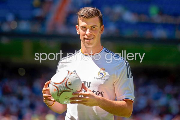 Gareth Bale joins Real Madrid Bernabeu 2013