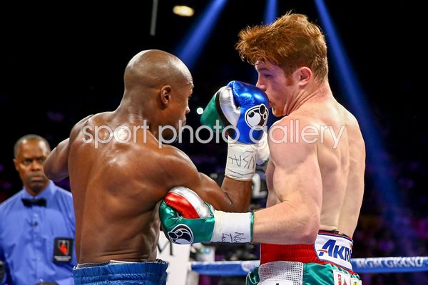 Floyd Mayweather Jr. upper cut v Canelo Alvarez 2013