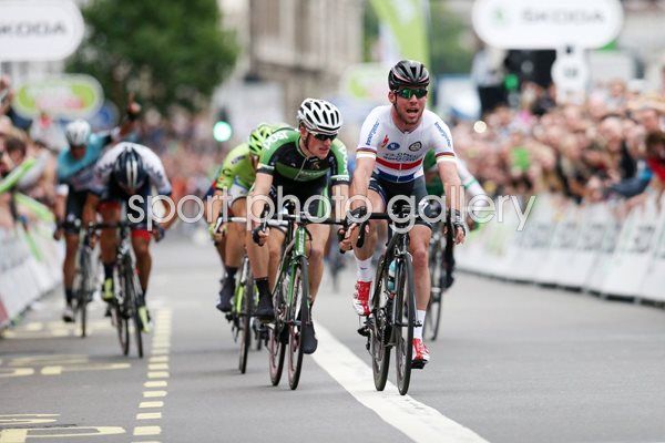 Mark Cavendish wins Tour Of Britain Stage 8 London 2013