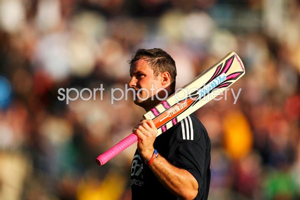 Andrew Strauss salutes applause for 126 at Leeds