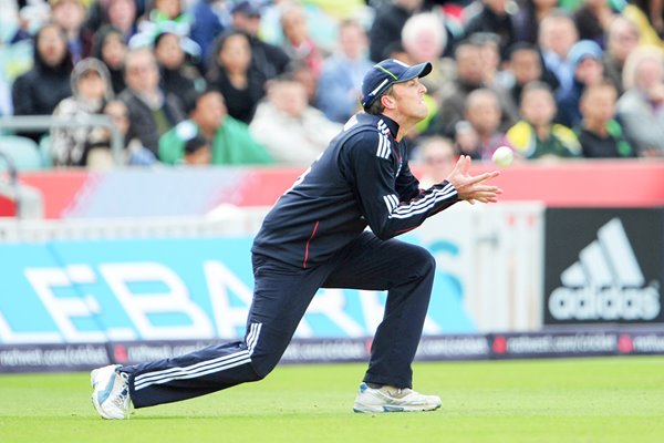 Graeme Swann "Safe Pair of Hands" 2010