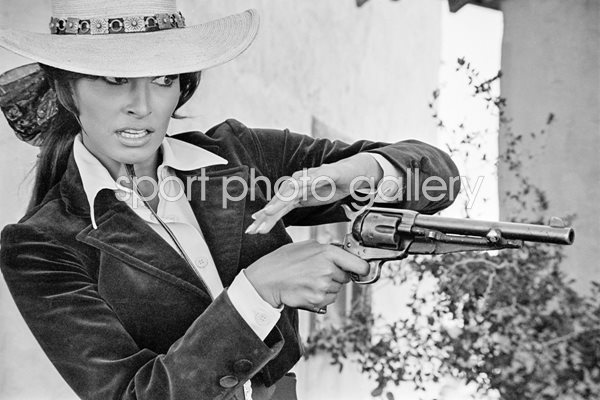 Raquel Welch In Bandolero 1967