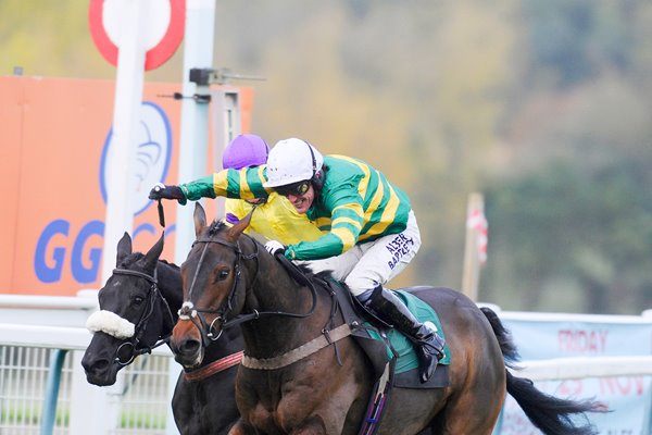 Tony McCoy Mountain Tunes 4000th winner Towcester 2013