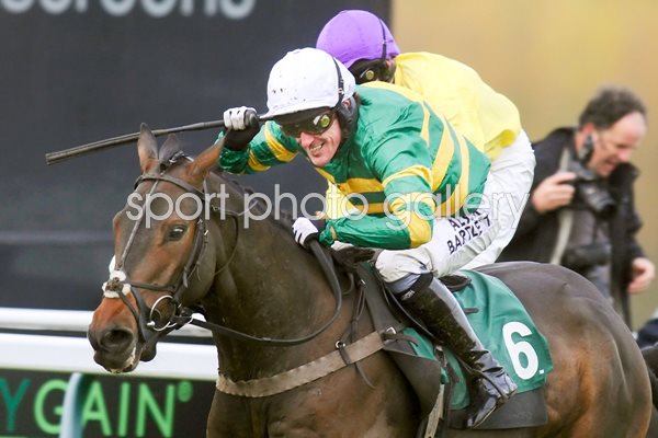 A.P. McCoy Mountain Tunes 4000th winner Towcester 2013