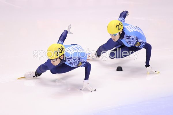 Victor An leads Vladimir Grigorev Short Track Speed Skating 2013