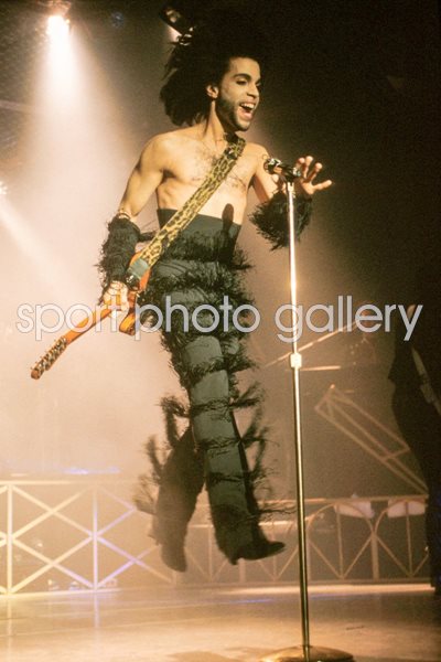 Prince performing in Minneapolis 1990