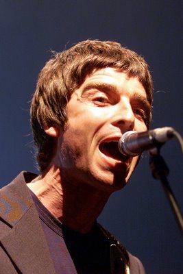 Oasis play a secret gig