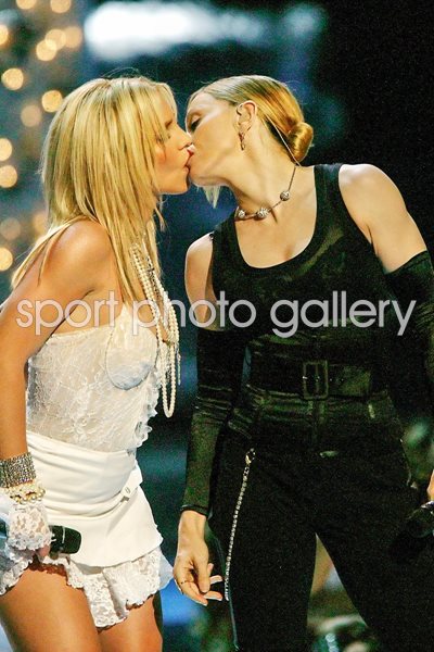 Britney & Madonna Kiss