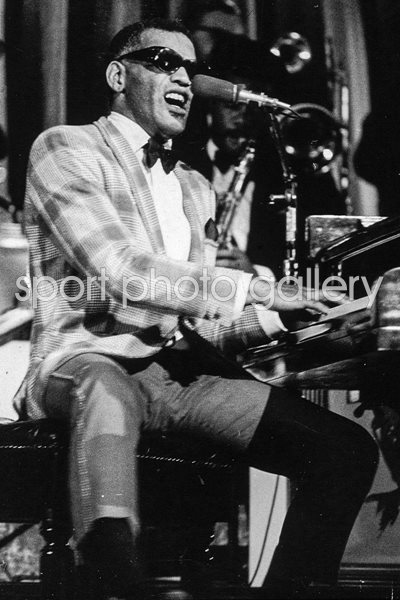 Ray Charles Performing