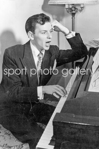 Sinatra At Piano