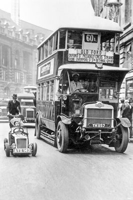 Street scene London 1928