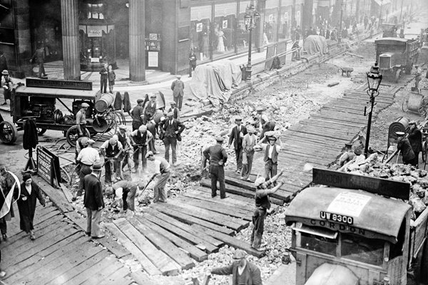 Road works in Bayswater 1932