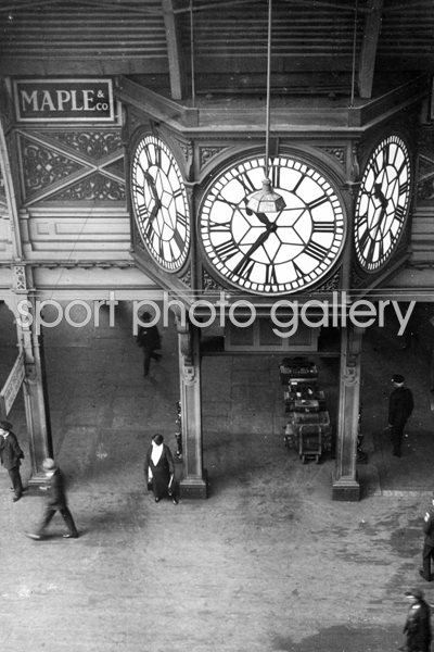 The giant clock at Paddington Station in London