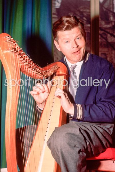 Benny Hill Plays The Harp 1955